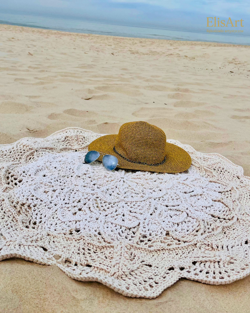 Naturalny dywan szydełkowy - sprawdził się zarówno na tarasie jak i na plaży.